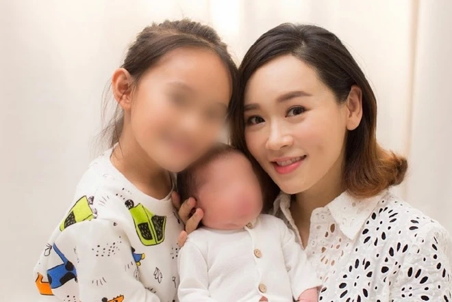 Dương Tư Kỳ: Bỏ tình đầu theo đại gia, 2 lần làm mẹ đơn thân, giờ nhận không ra - Hình 8
