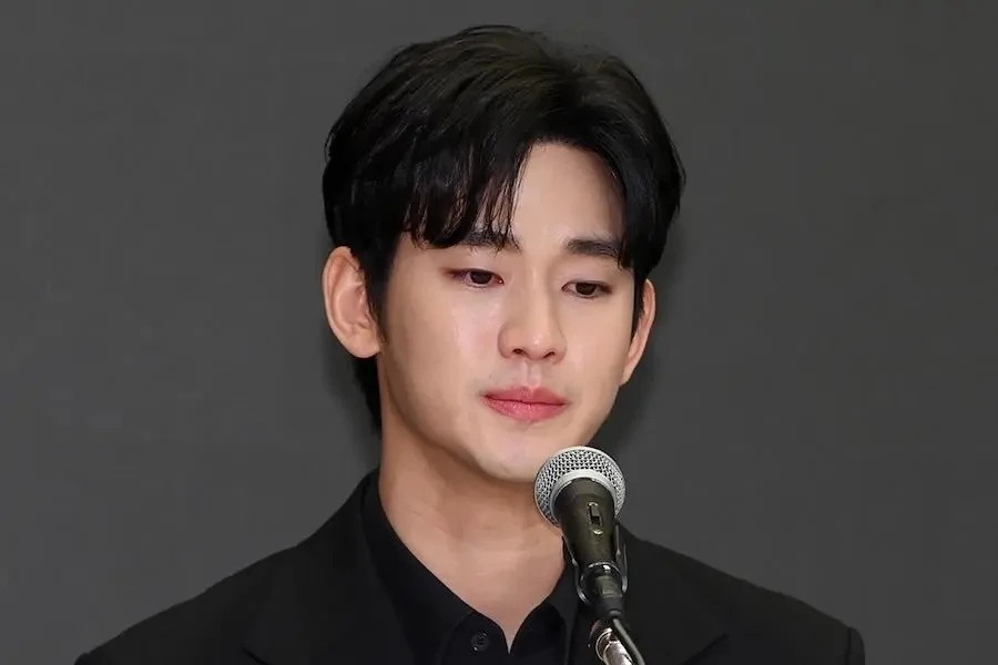 Kim Soo Hyun đắc lợi hậu drama tình ái, đền bù 103 tỷ là chuyện nhỏ, vì sao? - Hình 1