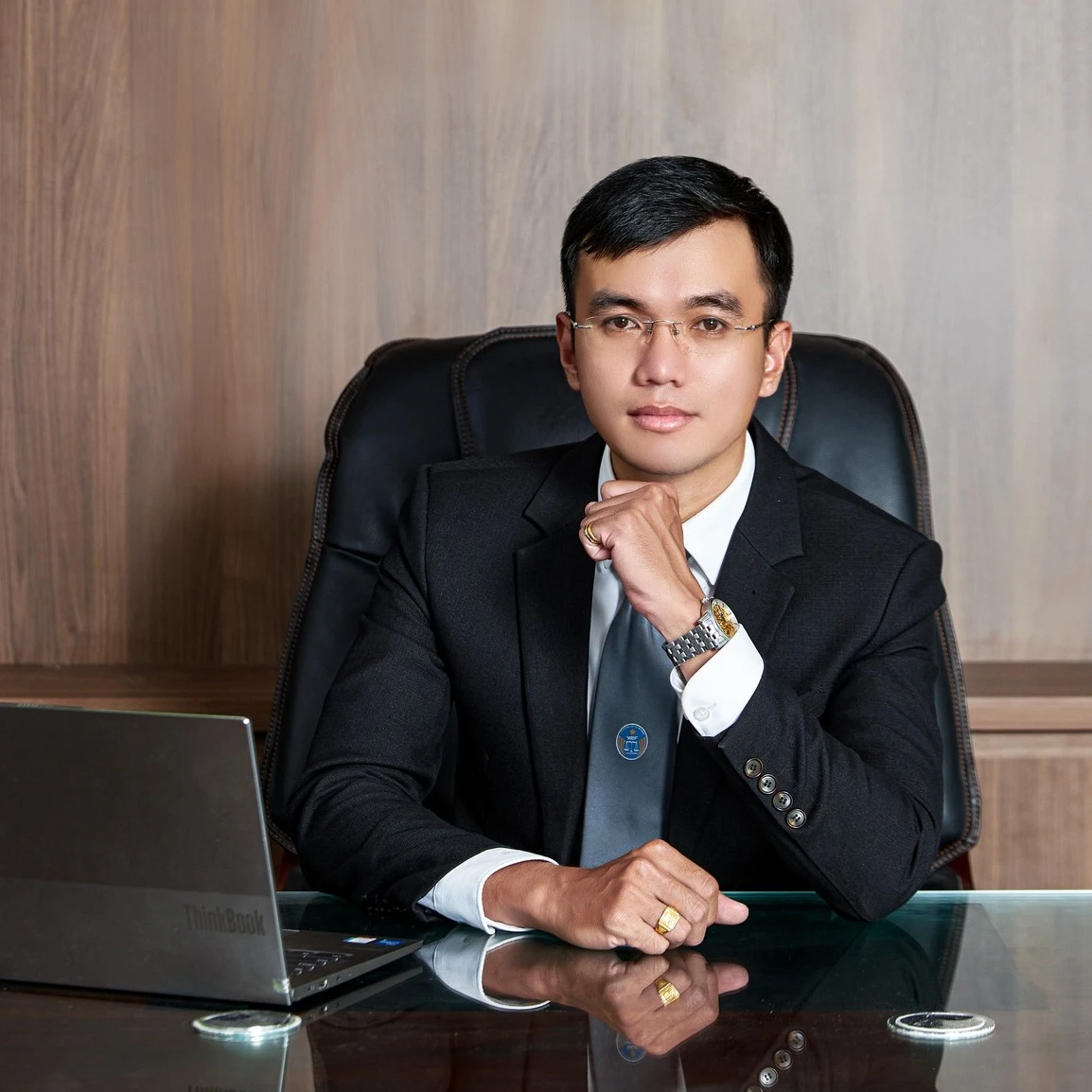 Luật sư Hà bị réo tham vấn luật nổi nhất Tóp tóp lộ quá khứ bán cá ít ai ngờ - Hình 2