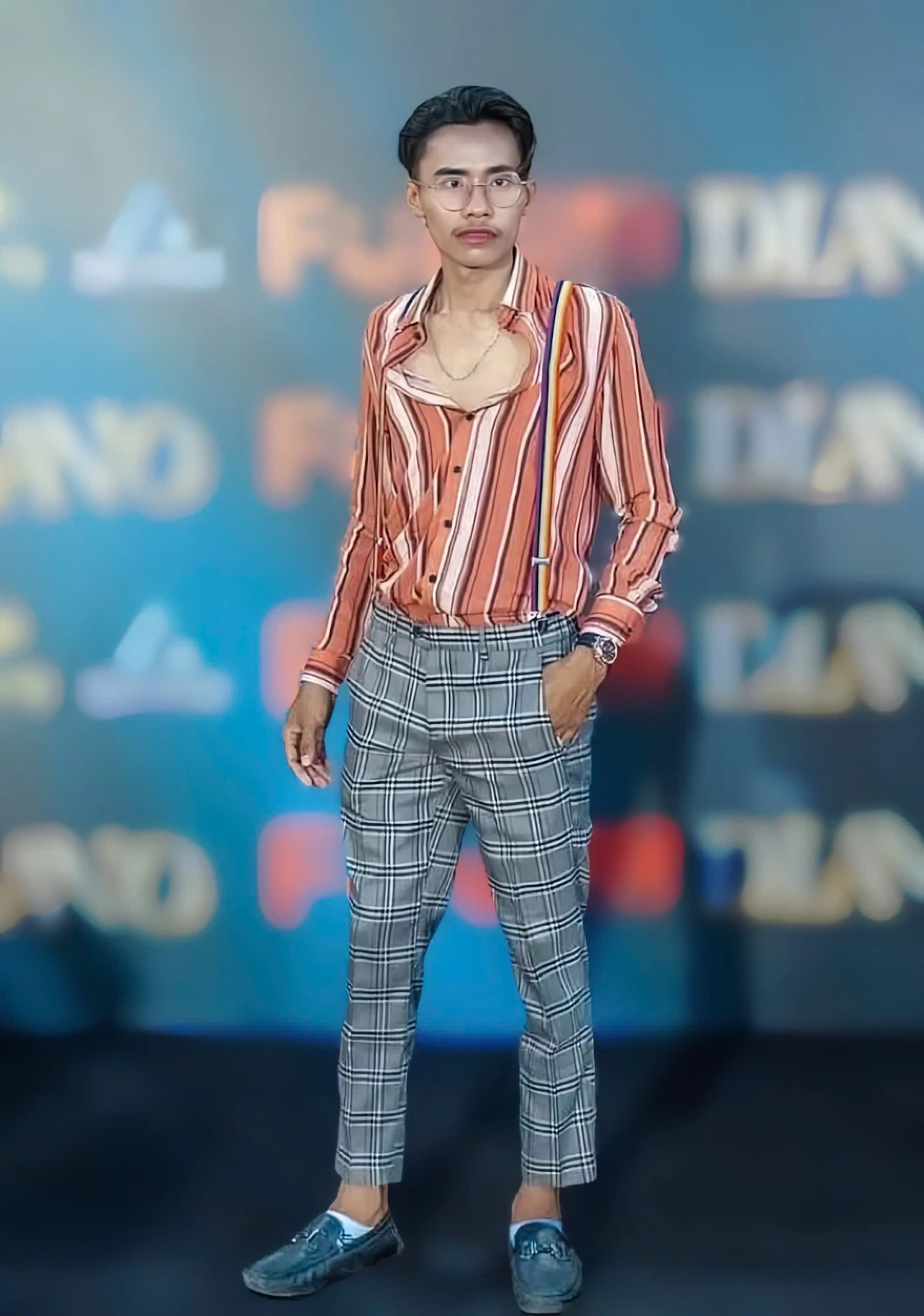 Sít rịt Nam vương tình thế đảo ngược, nhan sắc hú hồn, chạy show mệt nghỉ - Hình 2