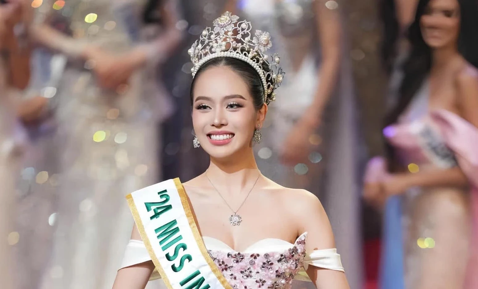 Thanh Thủy gặp biến lớn ở Indonesia, tình trạng nguy cấp bỏ dở cả lịch trình - Hình 5