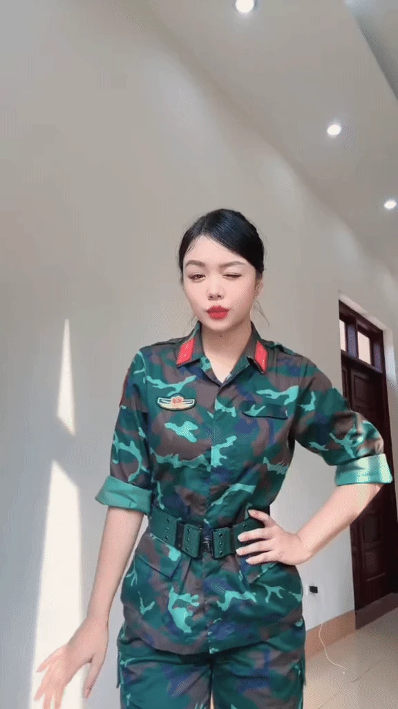 Trung úy CĐM ụp crown vươn tầm quốc tế, giống hệt Quang Hùng, phản ứng bất ngờ - Hình 2