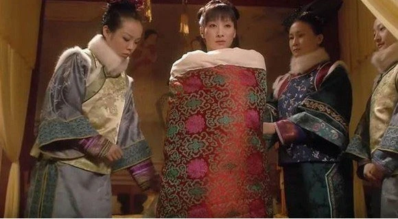 Vì sao phòng ngủ của vua khiêm tốn thua 72.000 lần diện tích Tử cấm thành? - Hình 8