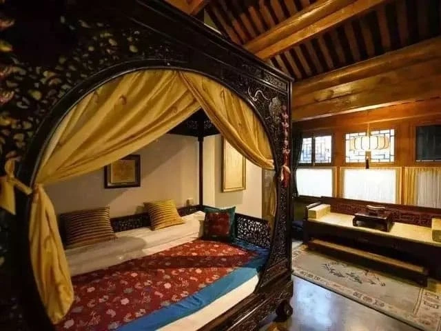 Vì sao phòng ngủ của vua khiêm tốn thua 72.000 lần diện tích Tử cấm thành? - Hình 4
