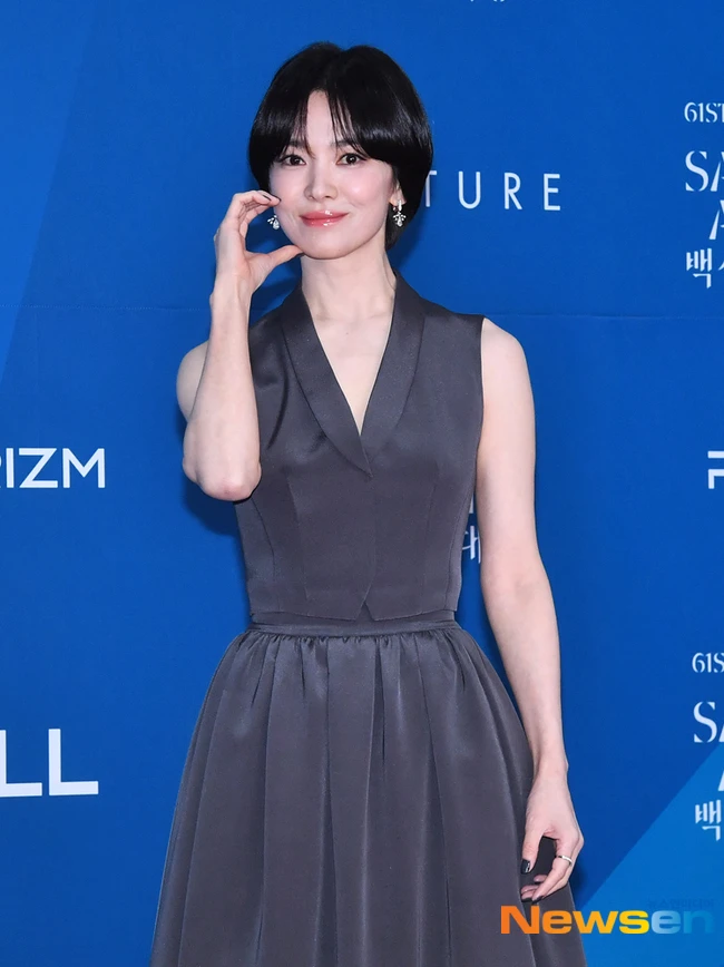 64 giây gâ.y số.c của Song Hye Kyo ở Baeksang 2025: Đẹp và trẻ đến khó tin! - Hình 2