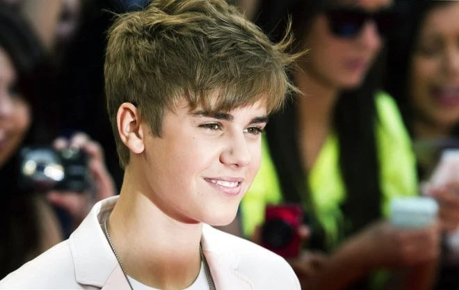 Justin Bieber sĩ diện, thuê vệ sĩ gấp n lần số tiề.n kiếm được, vợ thành trụ cột? - Hình 6