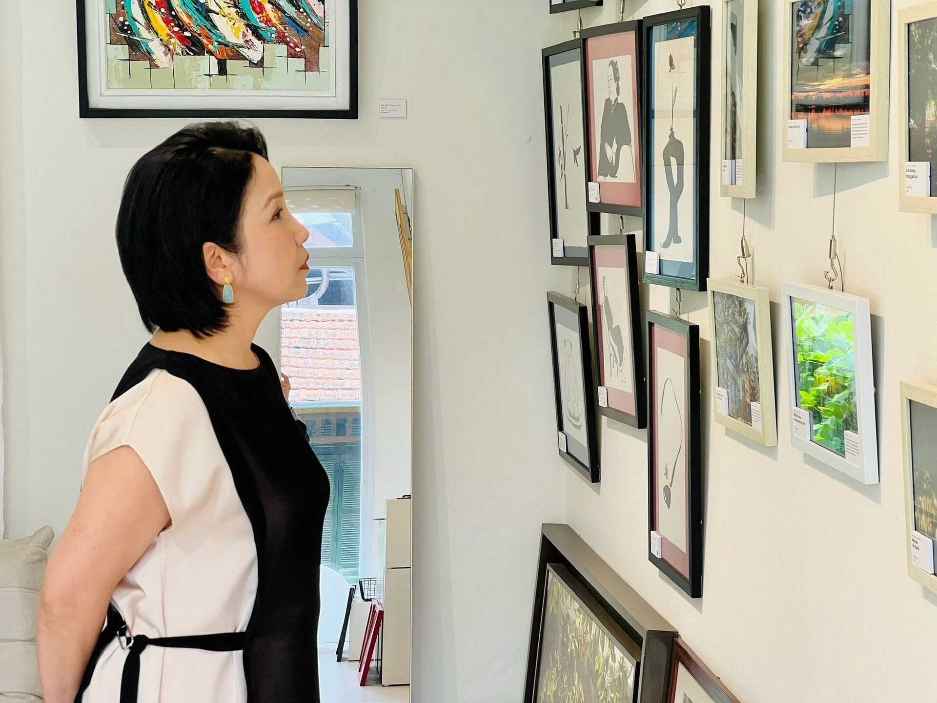 Sao Việt 5/5: Quang Minh khoe quý tử, Phương Trinh Jolie gợi cảm sau sinh lần 3 - Hình 4