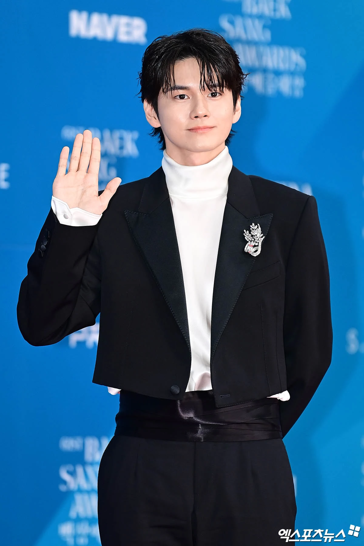Siêu thảm đỏ Baeksang 2025: Song Hye Kyo xuống tóc lên đồ chặt chém lấn át cả IU - Suzy, Hyun Bin - Byeon Woo Seok hóa hoàng tử dẫn đầu dàn nam thần - Hình 19