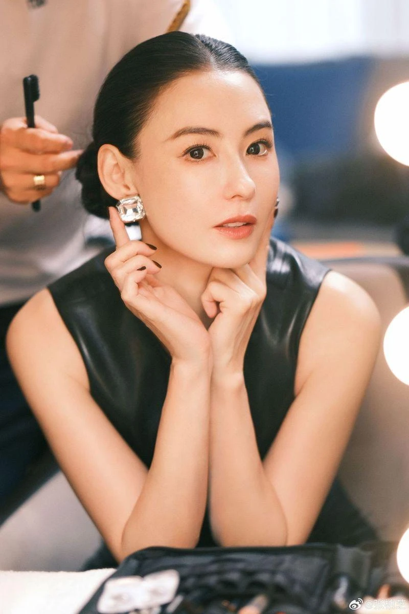 Từng là nàng thơ cuối cùng của showbiz Hong Kong: Vì đâu Trương Bá Chi một tay đán.h mất tất cả? - Hình 4