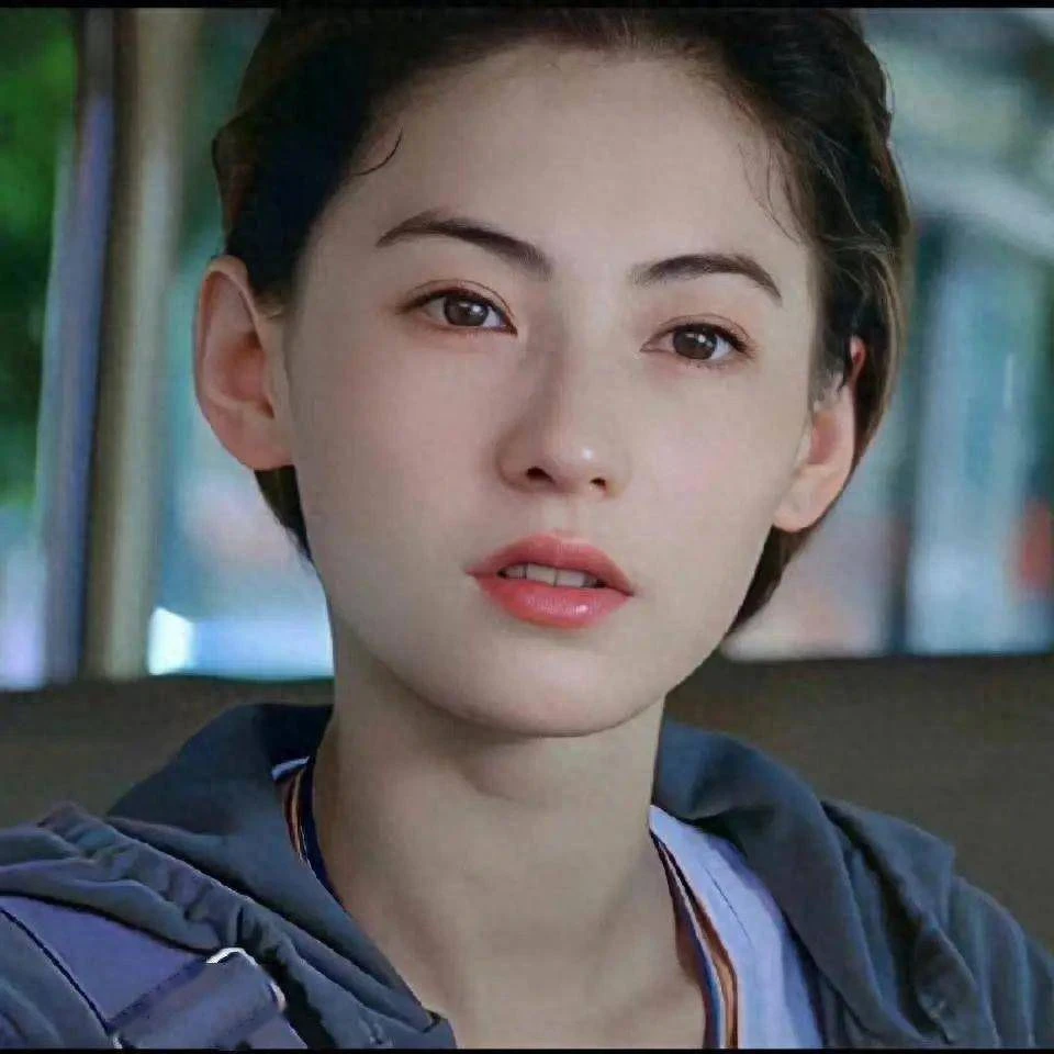 Từng là nàng thơ cuối cùng của showbiz Hong Kong: Vì đâu Trương Bá Chi một tay đán.h mất tất cả? - Hình 1