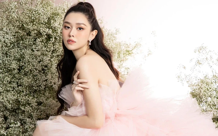 Tường San sở hữu nhan sắc bất bại, thi quốc tế xong về lấy chồng sống kín đáo - Hình 11