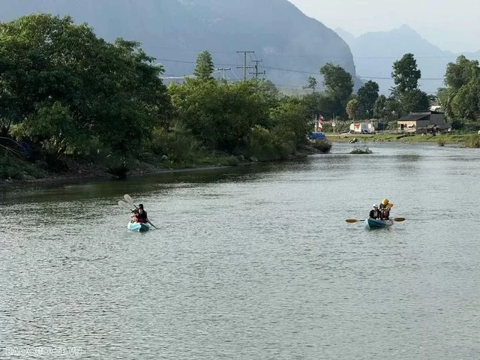 Vang Vieng - Bức tranh đồng quê sống động của đất nước triệu voi - Hình 4
