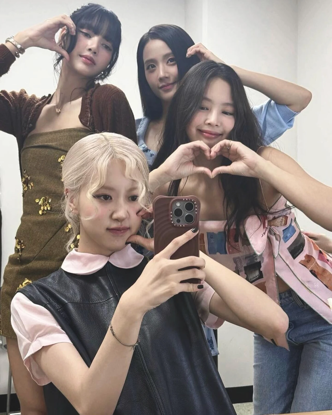 1 thành viên lộ bí mật ngày BLACKPINK tái hợp, còn yêu cầu fan kiên nhẫn chờ - Hình 1