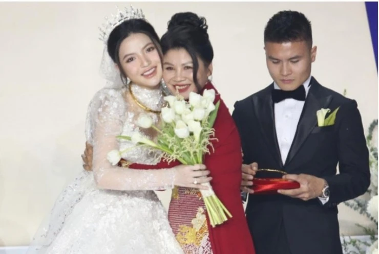 Chu Thanh Huyền tích cực dát vàng lên mẹ chồng, nên được cưng bất chấp drama - Hình 1