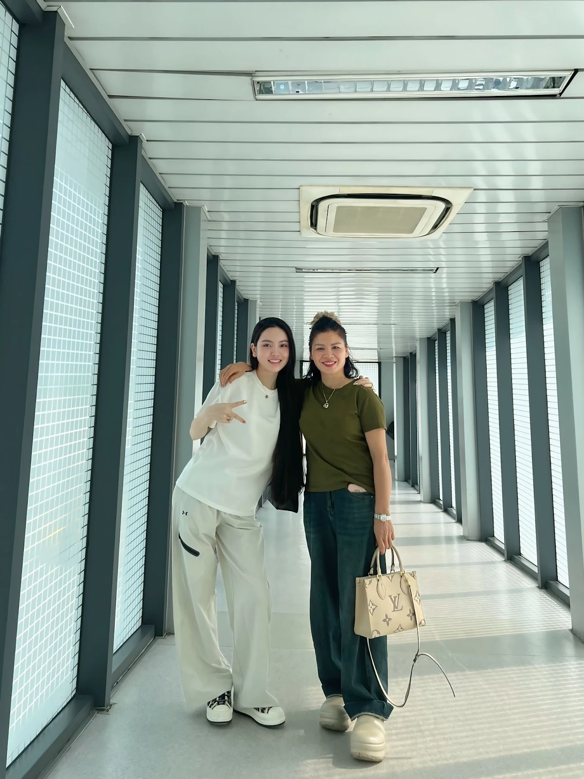 Chu Thanh Huyền tích cực dát vàng lên mẹ chồng, nên được cưng bất chấp drama - Hình 2