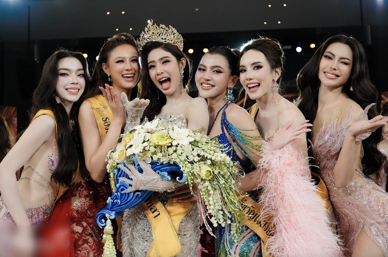 Miss Grand vừa đăng quang đã dính thị phi, ông Nawat loại từ vòng gửi xe? - Hình 4