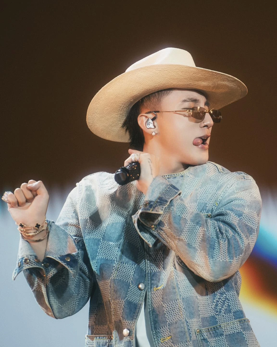 Sơn Tùng hứa là làm, đán.h úp chợ Bến Thành, lấy túi LV 300 triệu đựng măng cụt - Hình 9