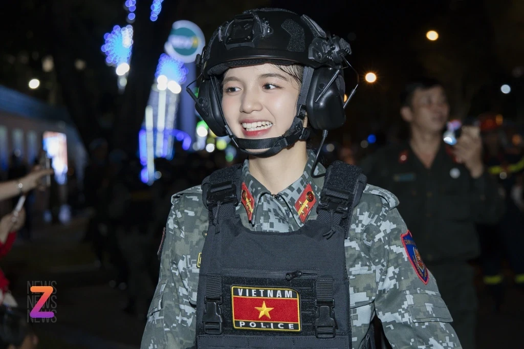 Bảo Chinh nữ CS viral 30/4: giữ chuỗi gieo thương nhớ, xả ảnh tắm biển gây bão - Hình 7