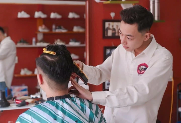 Double2T NS trẻ tuổi nhất hát ở lễ 30/4, lộ quá khứ cầm đầu nhiều người? - Hình 3