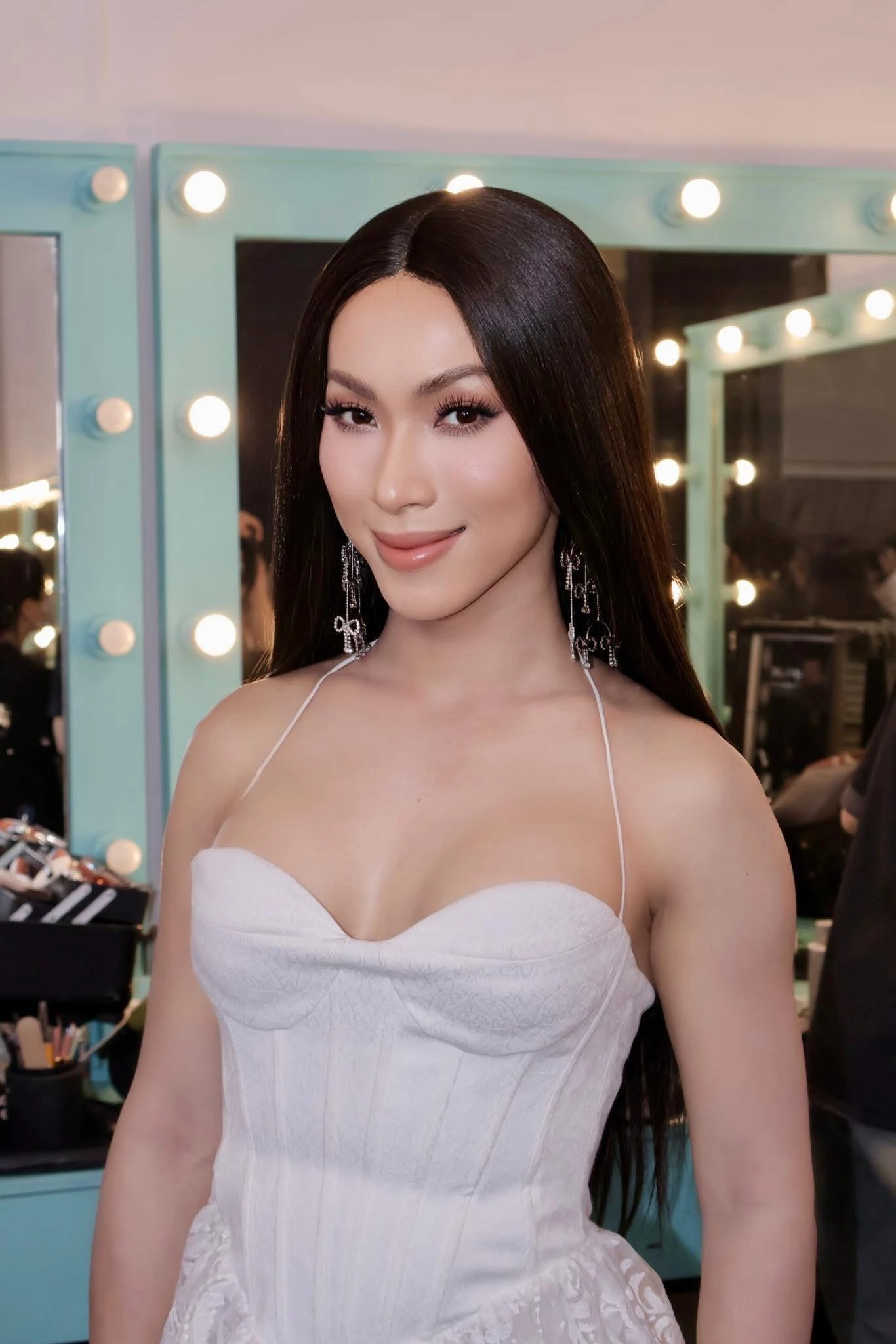 Nghệ sĩ đặc biệt nhất showbiz Việt: 2 lần kết hôn, 1 lần cưới vợ, 1 lần lấy chồng, U40 đi thi hoa hậu - Hình 4