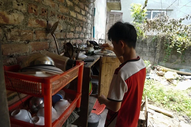 Vụ b.é tra.i bị từ chối cấp cứu: NV kíp trực bị đình chỉ, lộ gia cảnh gây bất ngờ - Hình 6