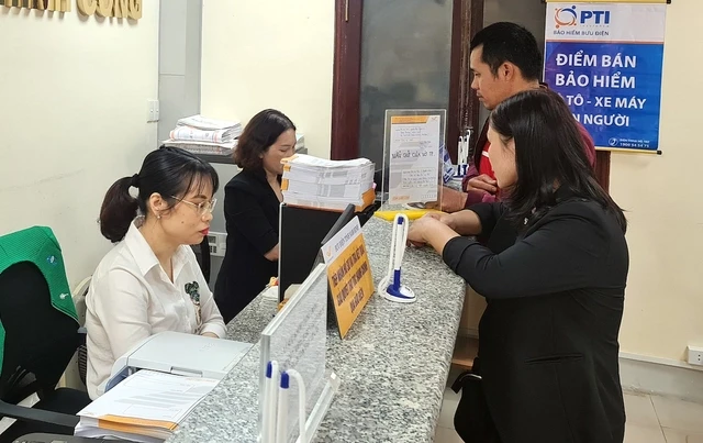 Vụ b.é tra.i bị từ chối cấp cứu: NV kíp trực bị đình chỉ, lộ gia cảnh gây bất ngờ - Hình 1