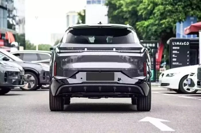 Đại lý bắt đầu nhận cọc Lynk & Co 08, giá tạm tính khoảng 1,5 tỷ đồng - Hình 6