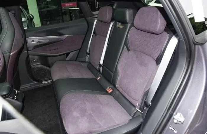 Đại lý bắt đầu nhận cọc Lynk & Co 08, giá tạm tính khoảng 1,5 tỷ đồng - Hình 4