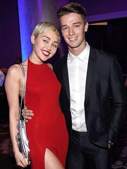 Miley Cyrus chạm mặt tình cũ ở Met Gala, thái độ nữ siêu sao khiến fan nín thở - Hình 5