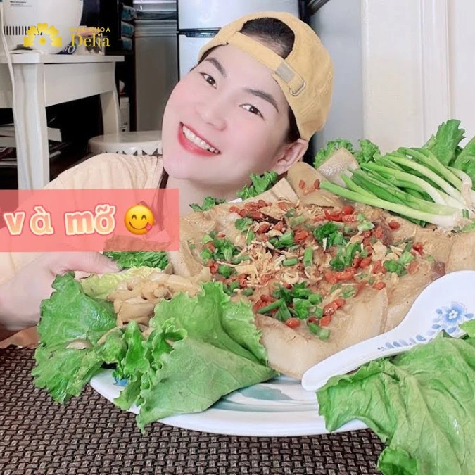 Nga Sumo: Nhỏ con nhưng dạ dày không đáy, ăn 15kg lòng se điếu, sức khỏe ra sao? - Hình 2