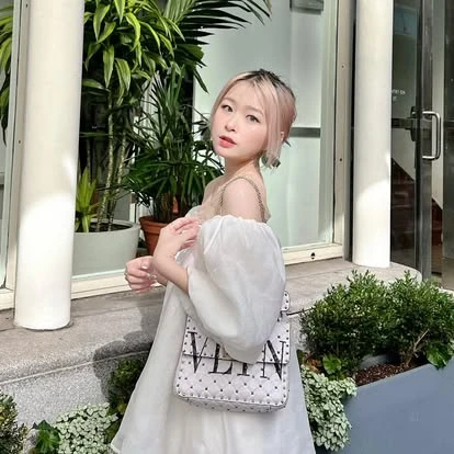 Rich kid Chao thắng Jenny Huỳnh 1-0, khéo léo khoe 2 thứ đắt giá - Hình 6