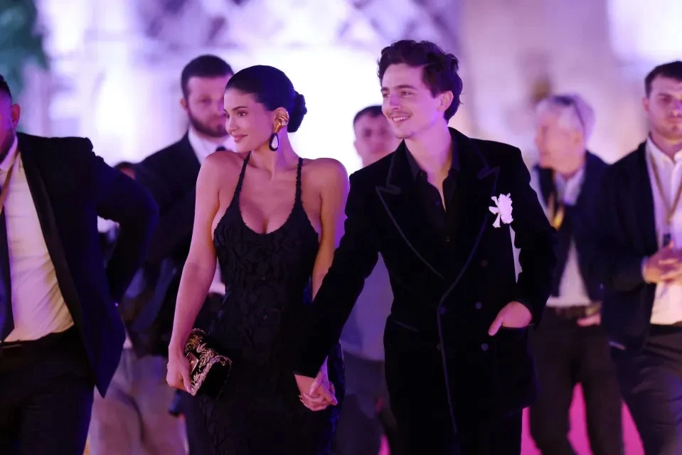 Kylie Jenner lần đầu đi thảm đỏ với Timothée Chalamet, quê xệ vì 1 điều - Hình 1