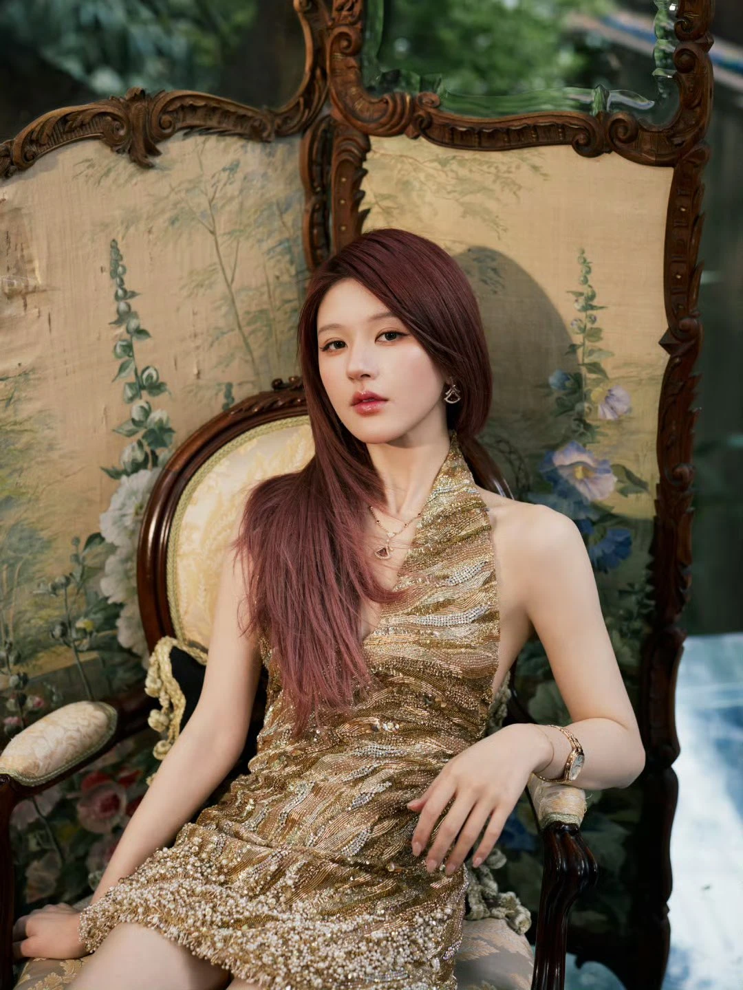 Triệu Lộ Tư bay váy 5 giây, thứ bên trong bị soi mói có liên quan đến Lisa? - Hình 6