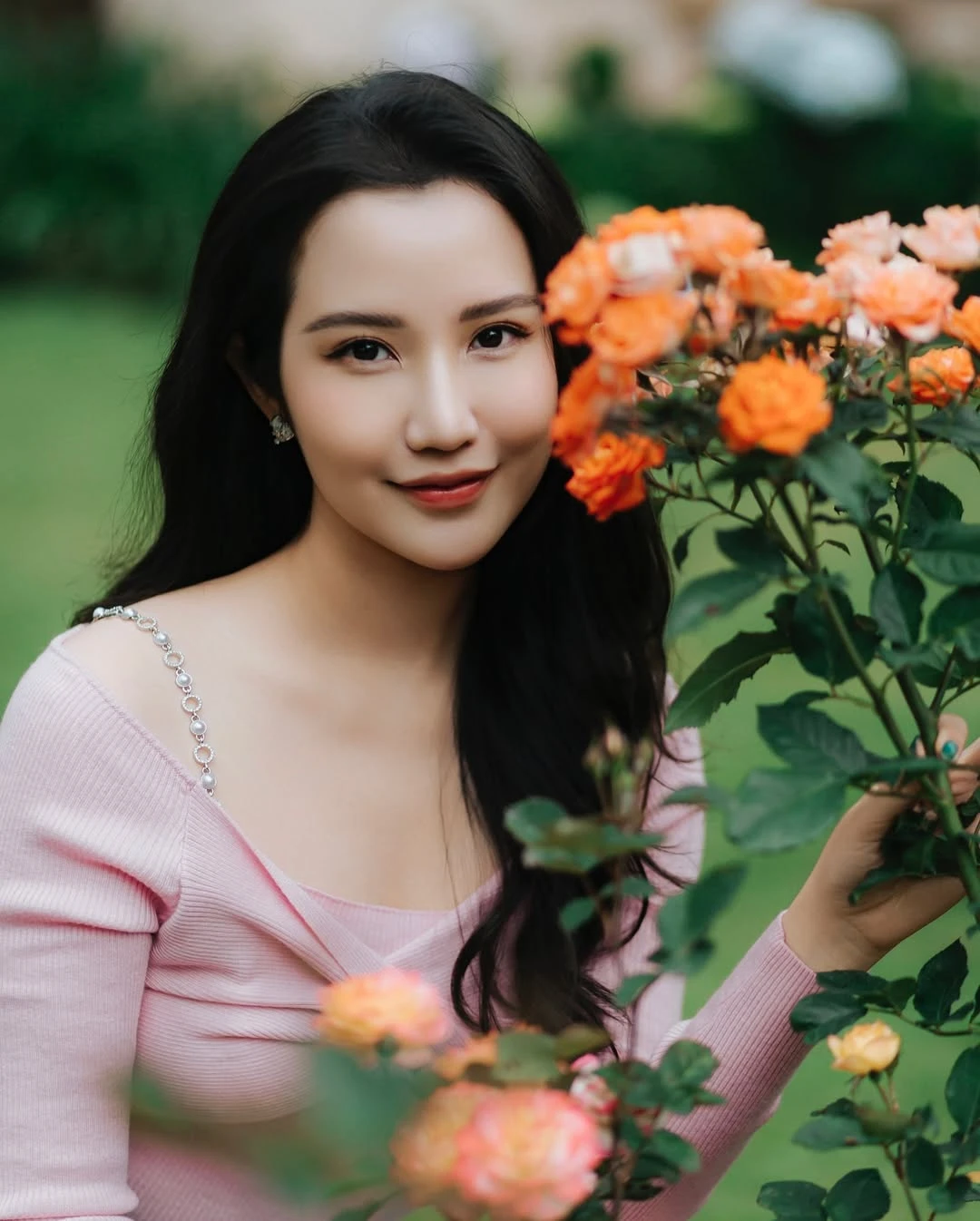 Primmy Trương bẻ lái phong cách diện đồ tắm hở bạo khiến fan không thể rời mắt - Hình 3