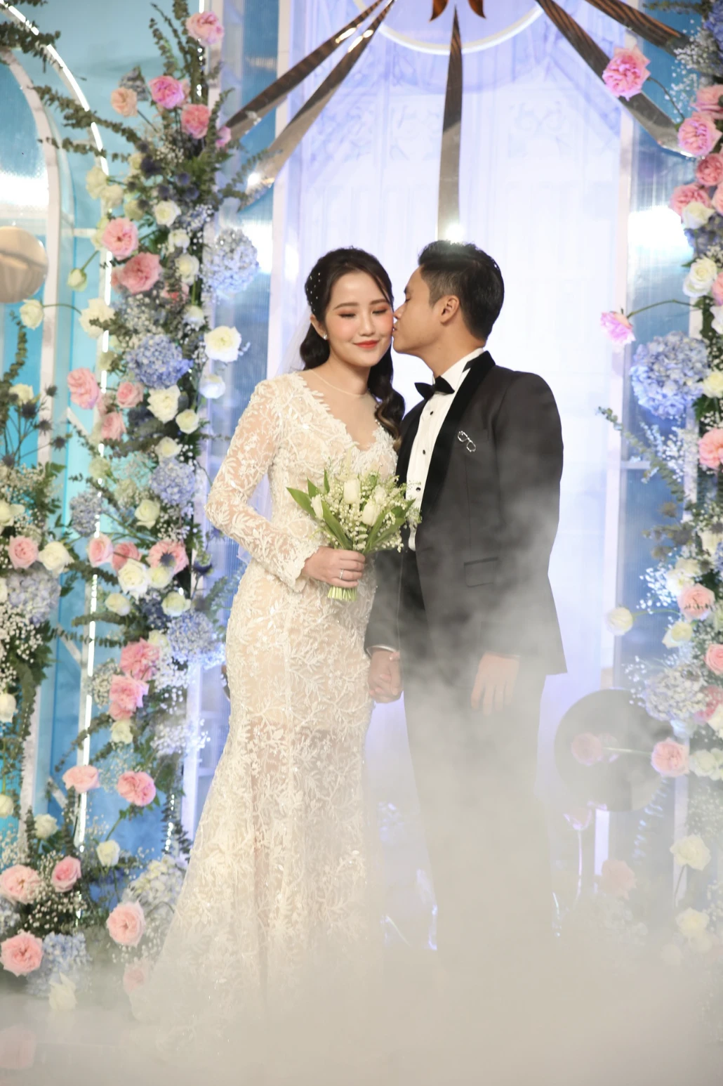 Primmy Trương bẻ lái phong cách diện đồ tắm hở bạo khiến fan không thể rời mắt - Hình 1