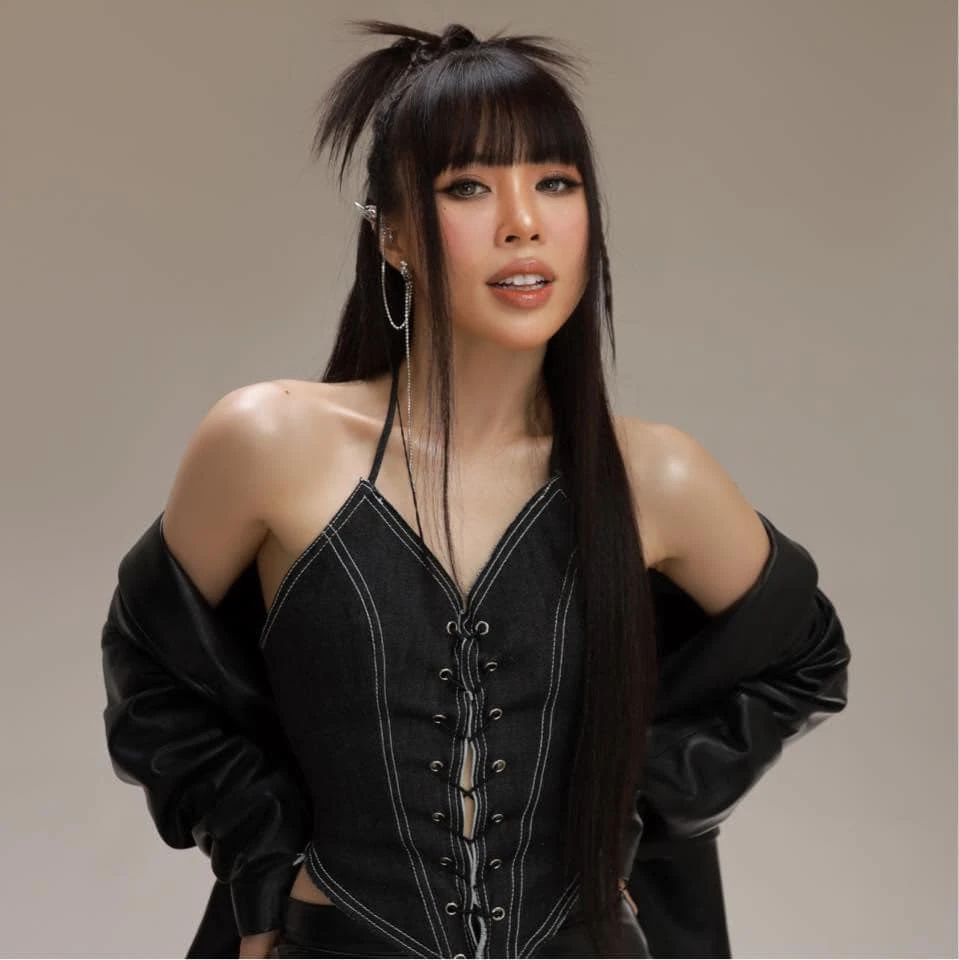 Em Xinh Say Hi vào vết xe đổ Anh Trai Say Hi, fan la ó, tất cả là tại 1 người? - Hình 10