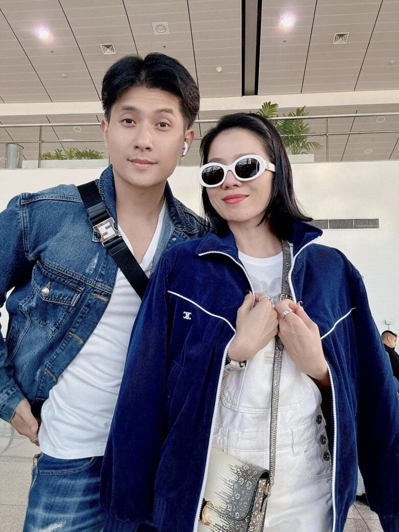 Rộ ảnh Lệ Quyên và tình trẻ kém 12 tuổi đi mua kim cương, sắp kết hôn? - Hình 2