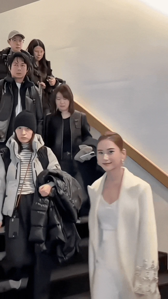 Hà Siêu Liên và nét tướng con nhà giàu bẩm sinh trên gương mặt: Bảo sao cả đời sống trong nhung lụa, vượng tài phát lộc từ trứng nước - Hình 1