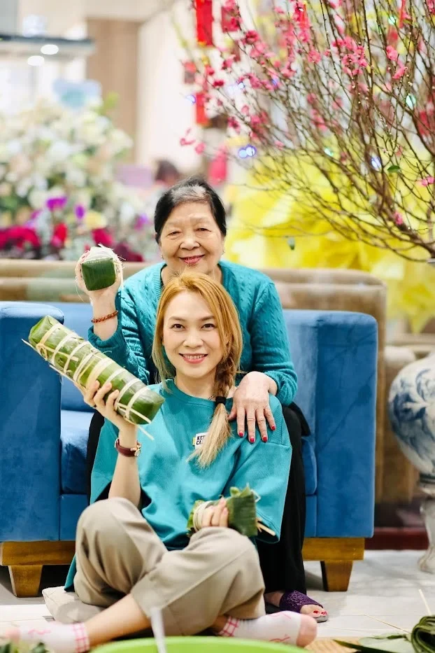 Mẹ ruột Mỹ Tâm từng là Hoa khôi xứ Quảng một thời, giờ hạnh phúc bên con gái - Hình 7