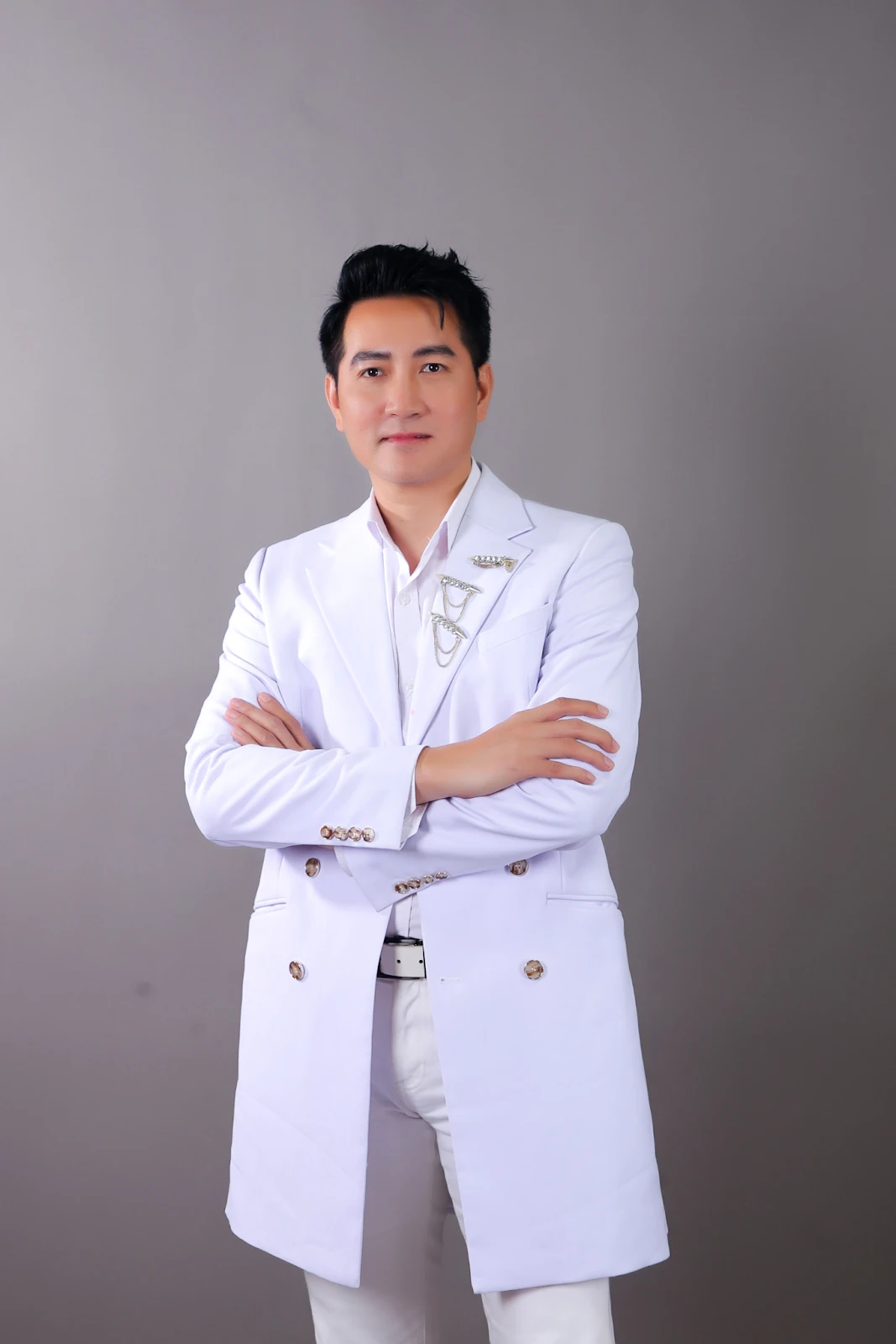 Nguyễn Phi Hùng: Kín tiếng, không scandal, nghi sắp cưới mẹ đơn thân Ngọc Lan - Hình 2