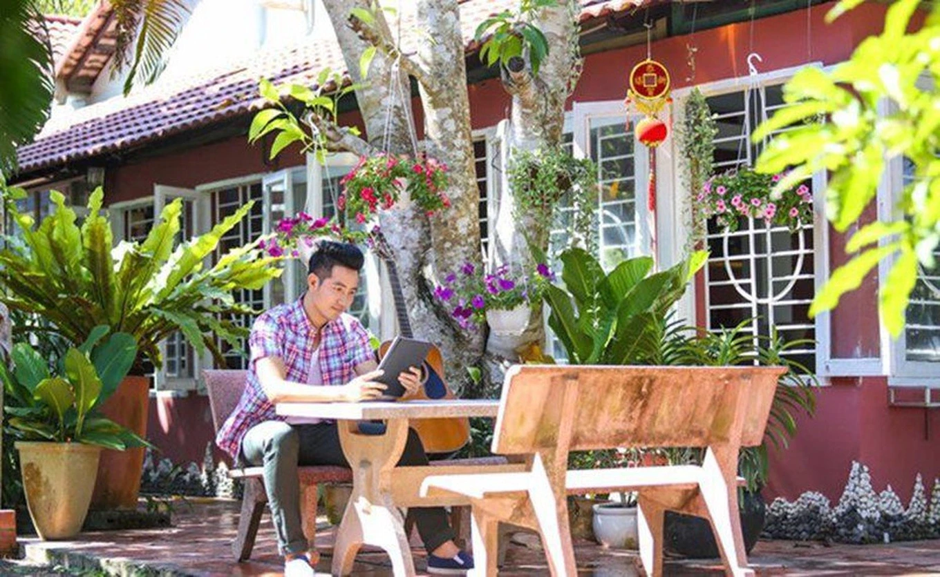 Nguyễn Phi Hùng: Kín tiếng, không scandal, nghi sắp cưới mẹ đơn thân Ngọc Lan - Hình 9