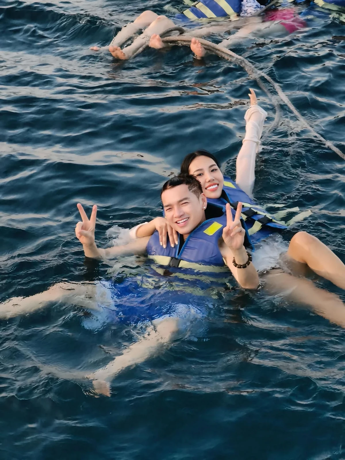 Quang Minh puts all his love into his girlfriend, acts extremely cruel towards Hong Dao? - Photo 3