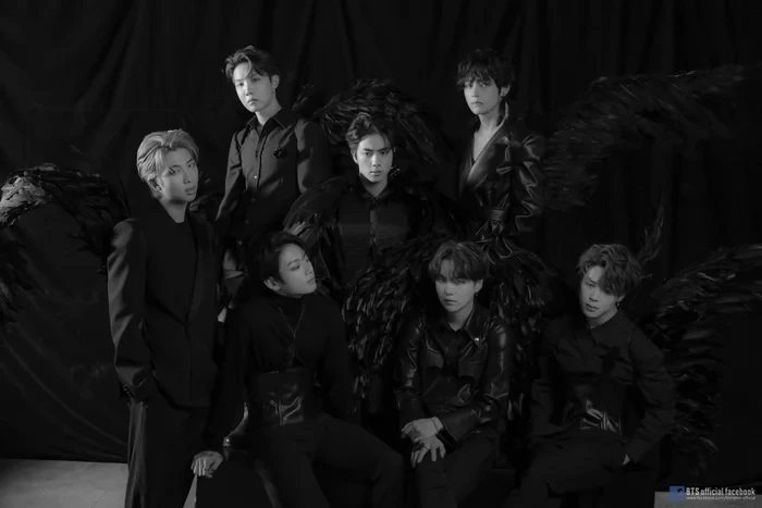 V và RM (BTS) xuất ngũ, fan phớt lờ cảnh báo HYBE, lao vào hò hét điên cuồng - Hình 6