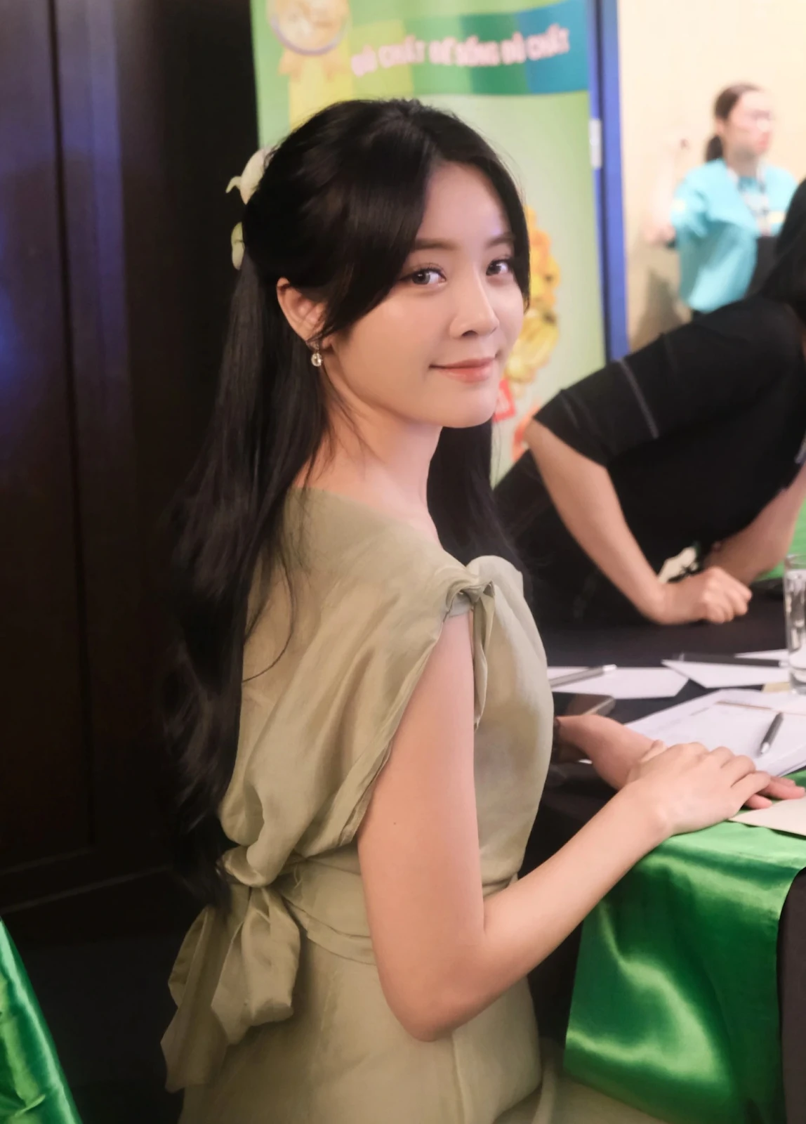 Karen Nguyễn từ chối vai bé ba vì chồng doanh nhân, muốn mừng cưới theo giá vàng - Hình 9