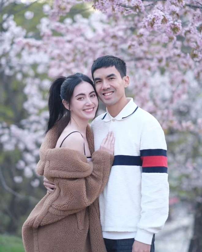 Nàng thơ cũ Sơn Tùng sắp đính hôn, khoe nhẫn kim cương size khủng, fan lóa mắt - Hình 6