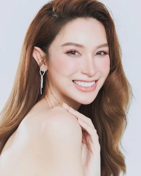 Panyakham viết lại lịch sử: Hoa hậu chuyển giới Thái Lan đối đầu các mỹ nhân Mỹ? - Hình 4