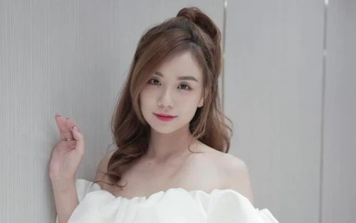 Vợ cũ Hoài Lâm bị netizen chê thiệp cưới, đáp trả cực căng nói 1 câu MXH rần rần - Hình 1