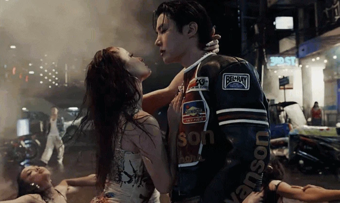 Bàn tay hư của idol giàu nhất nhóm BTS - Hình 3