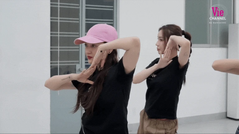 Đi hát không đứa nào chịu nhảy mà đi thi Em Xinh đứa nào cũng muốn là main dancer - Hình 4