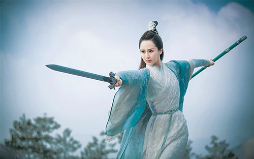 Dương Tử: Từ mỹ nhân đường lưỡi bò bị fan Việt ghét, nhận đề cử Bạch Ngọc Lan - Hình 3